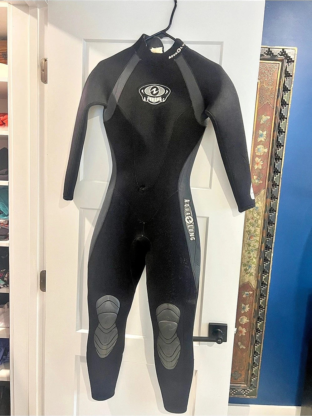Aqualung Black Wetsuit Size 4